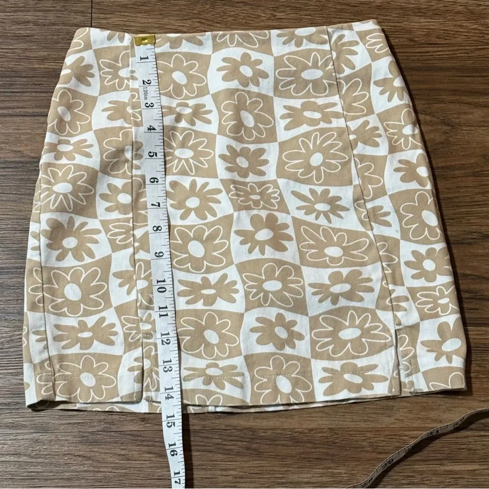 Love On A Hanger Retro Print Mini Skirt Beige White Size 1